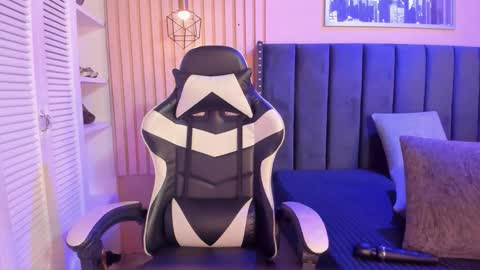 ashlye_miller_ online show from November 27, 4:14 am