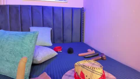 Snapshot of ashlye_miller_ chatting on March 15, 4:29 am ashlye_miller_ online show from March 15, 4:29 am