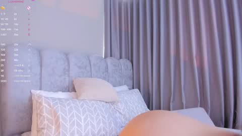 Paula Baleta  online show from December 19, 8:05 pm