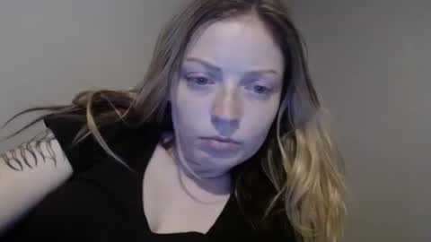 Snapshot of ashlynn5716 chatting on October 5, 3:27 am ashlynn5716 online show from October 5, 3:27 am