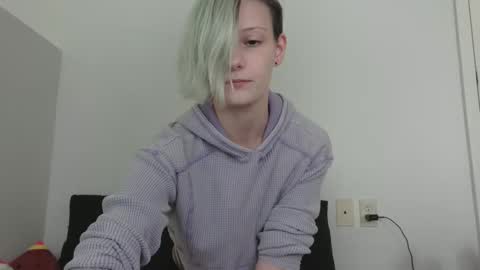 Ash online show from December 5, 8:11 pm