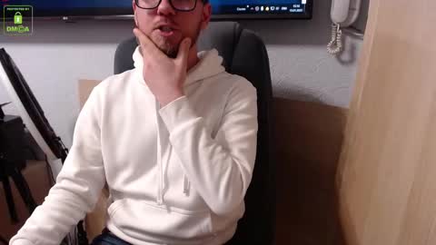 Snapshot of ashton_heartt chatting on January 15, 12:15 pm Ash online show from January 15, 12:15 pm