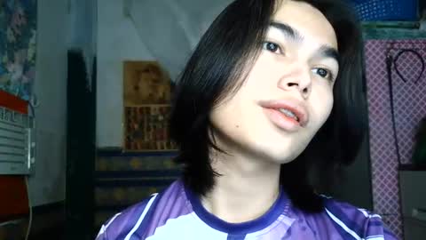 asian_babyboi online show from June 18, 11:36 am