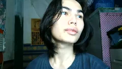 asian_babyboi online show from June 20, 10:51 am