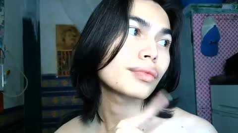 asian_babyboi online show from June 29, 1:34 am