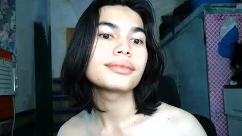 asian_babyboi online show from July 5, 11:56 pm