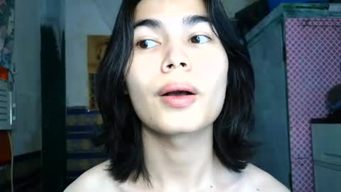 asian_babyboi online show from July 15, 6:51 am