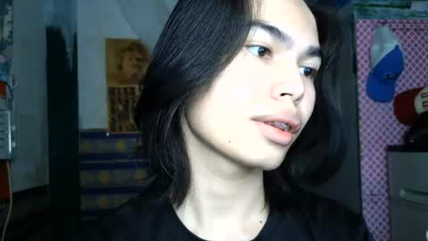 asian_babyboi online show from July 21, 11:56 am