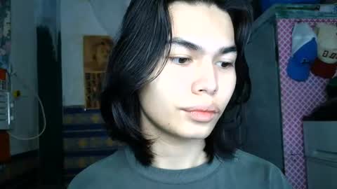asian_babyboi online show from July 26, 10:27 pm