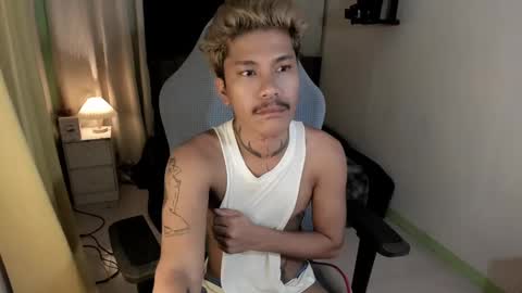 Snapshot of asian_cumsawyer chatting on January 3, 4:00 am bigload CUM take me private show or passwordshow online show from January 3, 4:00 am