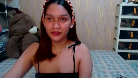 Snapshot of asian_glamm chatting on April 7, 1:33 pm ANITA online show from April 7, 1:33 pm
