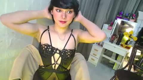 asian_handsomexx online show from June 30, 10:16 am