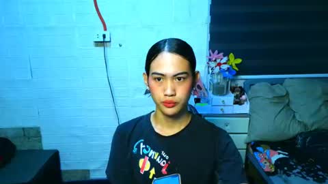 LOVELY LORAINE online show from July 17, 11:17 am