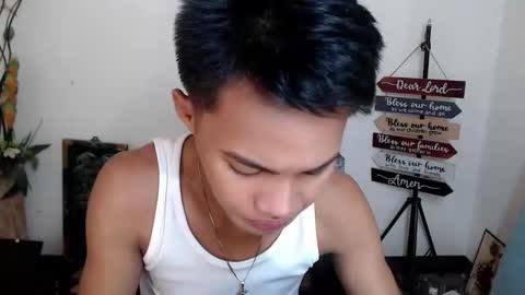 asian_lover05 online show from October 23, 5:44 pm