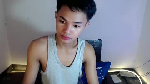 asian_lover05 online show from March 20, 4:56 pm