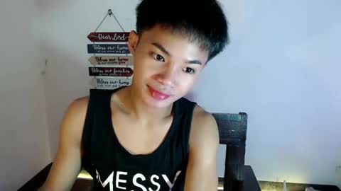 Snapshot of asian_lover05 chatting on April 3, 5:00 pm asian_lover05 online show from April 3, 5:00 pm