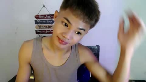 Snapshot of asian_lover05 chatting on April 6, 7:26 pm asian_lover05 online show from April 6, 7:26 pm