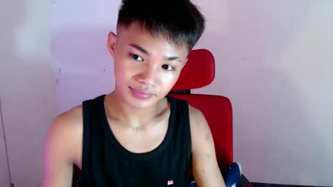 Snapshot of asian_lover05 chatting on May 18, 4:13 pm asian_lover05 online show from May 18, 4:13 pm