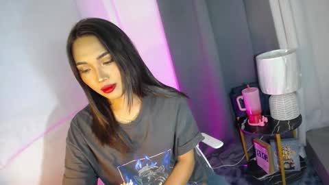 Snapshot of asian_luci chatting on October 20, 5:35 pm LUCI BABE online show from October 20, 5:35 pm