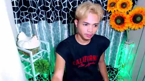 Snapshot of asian_mjxx chatting on June 28, 9:59 am cCALL ME MJ online show from June 28, 9:59 am