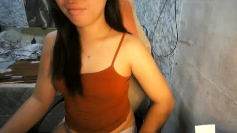 Snapshot of asian_salya chatting on June 5, 10:15 pm asian_salya online show from June 5, 10:15 pm