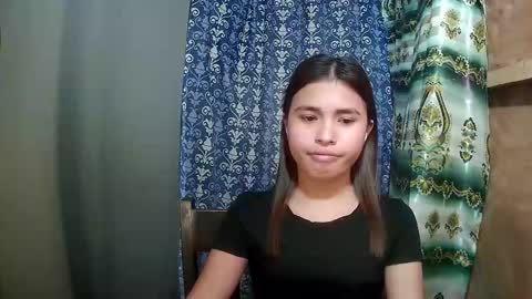 Snapshot of asian_sofiaxxx chatting on April 27, 6:33 am Sofia online show from April 27, 6:33 am