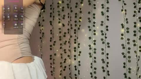 Snapshot of asian_vi chatting on October 18, 3:57 pm My name Vi online show from October 18, 3:57 pm