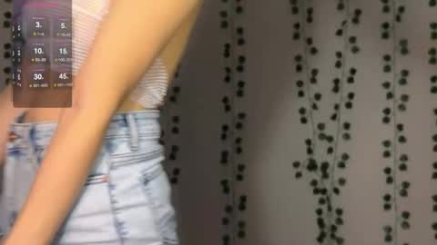 Snapshot of asian_vi chatting on November 10, 8:24 am My name Vi online show from November 10, 8:24 am