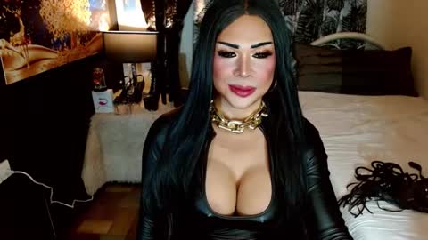 nicole online show from March 10, 6:57 pm