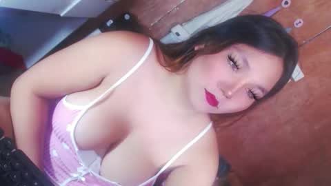 asianbigbobsie online show from September 21, 5:25 pm