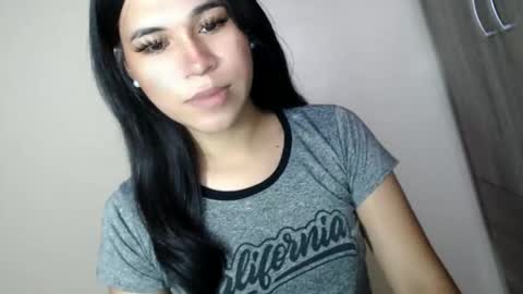Snapshot of asianblk_barbiedoll chatting on April 14, 2:17 am asianblk_barbiedoll online show from April 14, 2:17 am