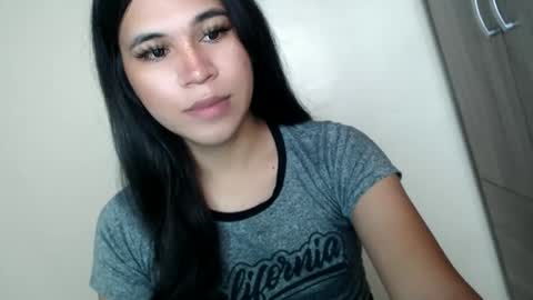 Snapshot of asianblk_barbiedoll chatting on April 16, 12:22 am asianblk_barbiedoll online show from April 16, 12:22 am