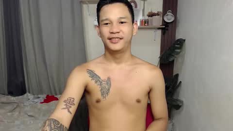 Snapshot of asianboycock14 chatting on April 13, 4:18 am asianboycock14 online show from April 13, 4:18 am
