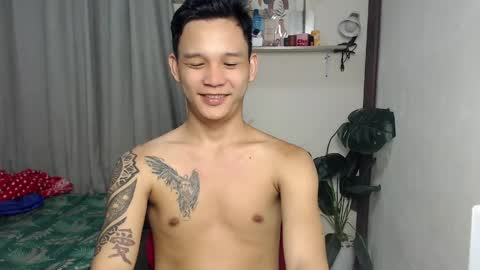 Snapshot of asianboycock14 chatting on May 22, 10:32 am asianboycock14 online show from May 22, 10:32 am
