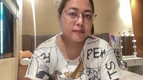 Snapshot of asianbunny10 chatting on October 3, 3:03 am Curvy online show from October 3, 3:03 am