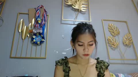 Snapshot of asiancharlotte chatting on December 22, 3:11 am asian charlotte online show from December 22, 3:11 am