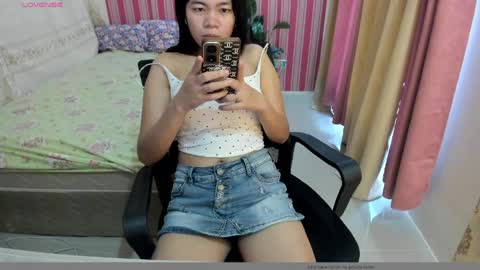 Snapshot of asianhot_babe chatting on April 2, 10:51 pm Melody online show from April 2, 10:51 pm