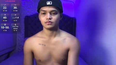 VICTORIA SCOTT online show from April 17, 1:36 pm