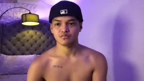 VICTORIA SCOTT online show from April 20, 1:58 pm