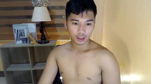 asianhunk_jamesx online show from January 11, 11:48 am