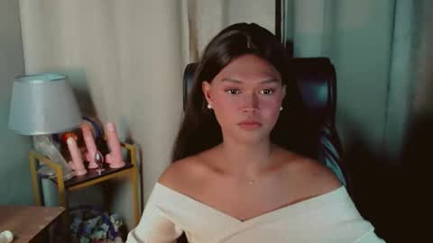 Kianna online show from May 22, 1:06 pm