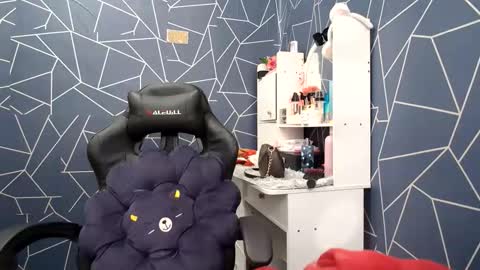 Snapshot of asiankiara_x chatting on December 3, 2:04 pm Just call me kiara online show from December 3, 2:04 pm