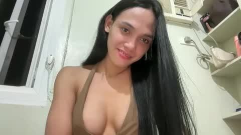 Snapshot of asianpinay1229 chatting on October 23, 7:12 pm Patricia online show from October 23, 7:12 pm