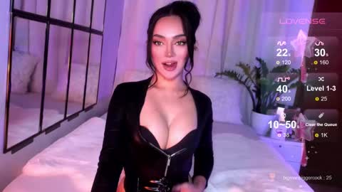 Miss Nia online show from December 17, 8:54 pm