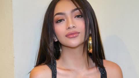 Miss Nia online show from December 19, 3:18 am