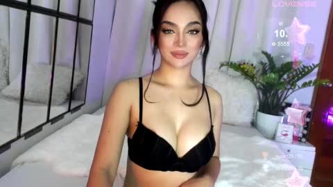 Miss Nia online show from December 25, 10:39 am