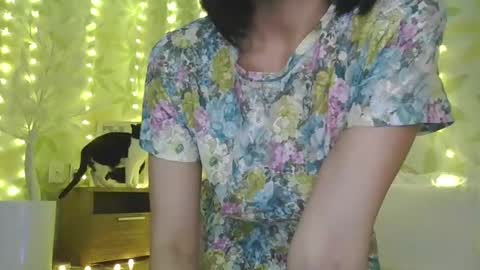 Snapshot of asianshiny chatting on December 30, 5:04 am Alice online show from December 30, 5:04 am