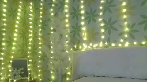 Snapshot of asianshiny chatting on January 29, 8:40 am Alice online show from January 29, 8:40 am