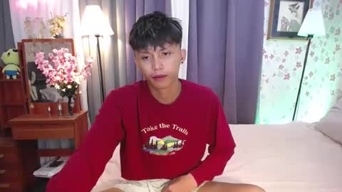 Snapshot of asiansmokeyxx chatting on December 2, 12:29 pm prince online show from December 2, 12:29 pm