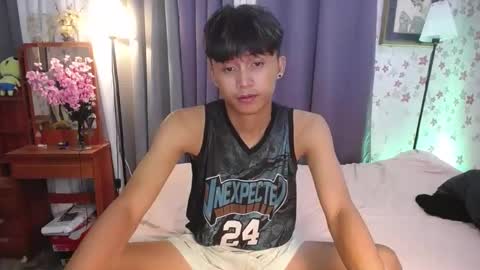 Snapshot of asiansmokeyxx chatting on December 14, 6:20 pm prince online show from December 14, 6:20 pm